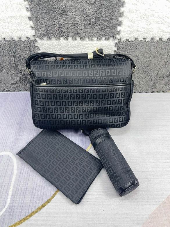 Fendi 40x30x15cm CX  2